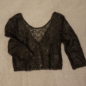 Black lace like cut cropped top